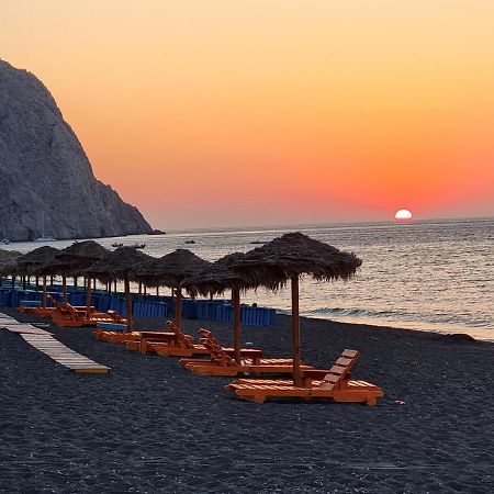 Santorini Pleasure Studios Fira  Eksteriør billede