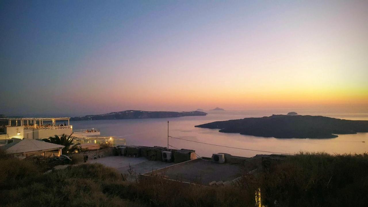 Santorini Pleasure Studios Fira  Eksteriør billede