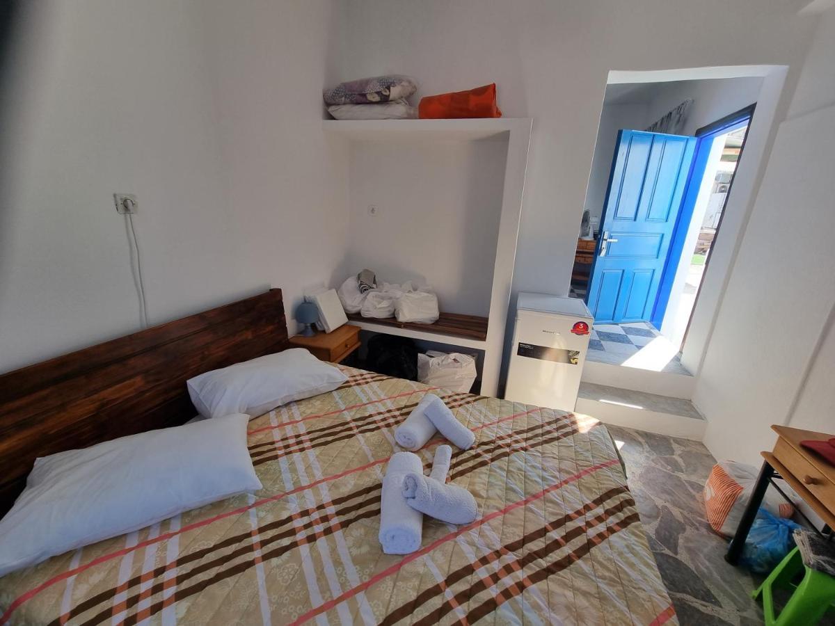 Santorini Pleasure Studios Fira  Eksteriør billede