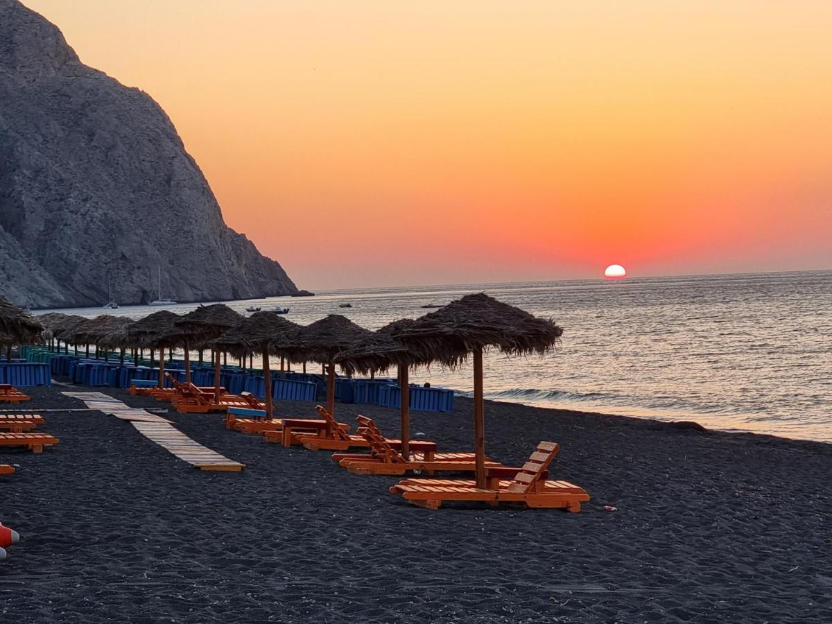 Santorini Pleasure Studios Fira  Eksteriør billede