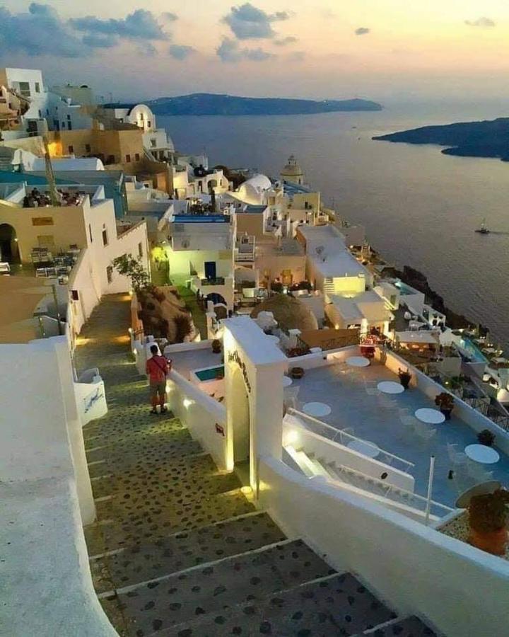Santorini Pleasure Studios Fira  Eksteriør billede