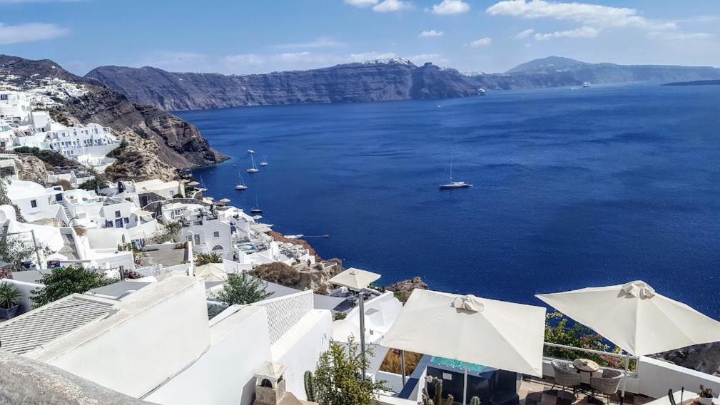 Santorini Pleasure Studios Fira  Eksteriør billede