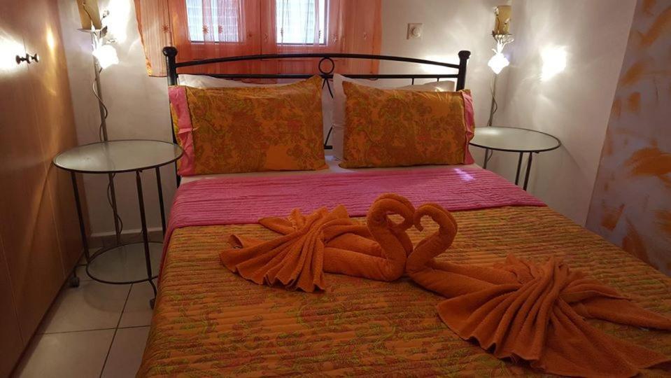 Santorini Pleasure Studios Fira  Eksteriør billede